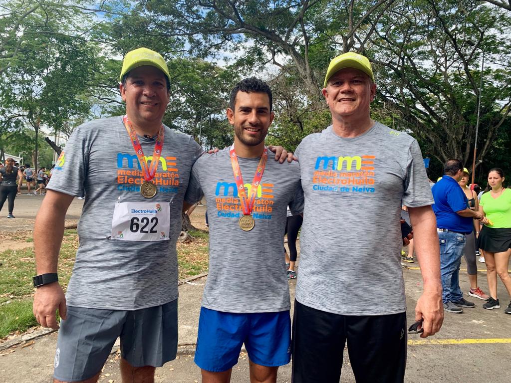 Alcalde de Neiva, Rodrigo Armando Lara Sánchez, Campeón Mundial de Marcha, Eider Arévalo y el gerente de Electrohuila, Hernando Ruiz López.